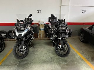 BMW R 1200GS Adventure Negra y Blanca