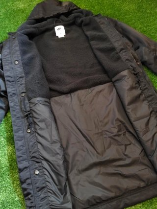 Parka Nike Sportswear negra con capucha talla S