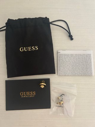 Pendientes Guess Negro y Dorado