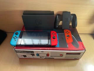 Nintendo Switch Blu/Rosso + Mario Kart 8 Deluxe