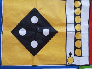 Juego de parchís, de suelo. Incompleto.