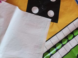 Juego de parchís, de suelo. Incompleto.