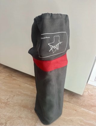 Silla plegable Quechua negra y roja