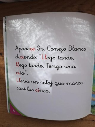 Libro Alicia en el país de las Maravillas.