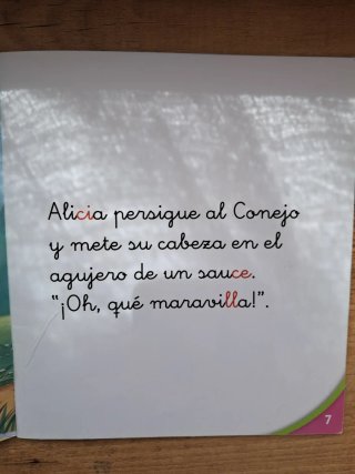 Libro Alicia en el país de las Maravillas.