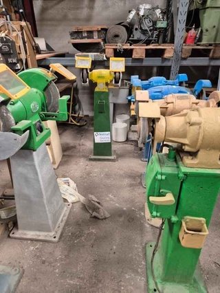 PIED?AS ESMERIL CON PIES
