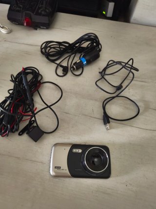 Cámara trasera y delantera con pantalla
