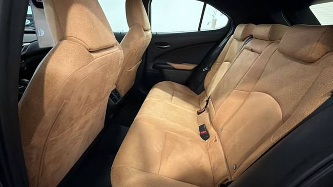 Lexus UX 2025, foto 7