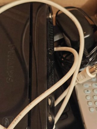 Televisor Samsung Blanco con mando y TDT incluido.