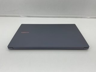 Portátil Samsung NP750 Gris/Plata