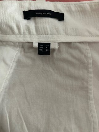 Pantalón blanco como nuevo. Del 2025.Massimo Dutti