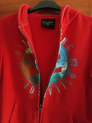 Chaqueta Billabong con capucha. Talla 10 años