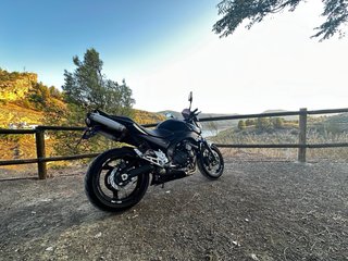 Suzuki GSR 600 Naked Negra
