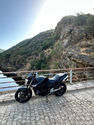 Suzuki GSR 600 Naked Negra