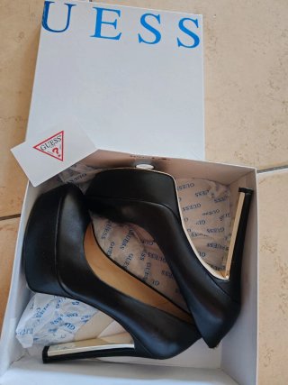 Guess Decolleté Nere in Pelle