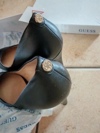 Guess Decolleté Nere in Pelle