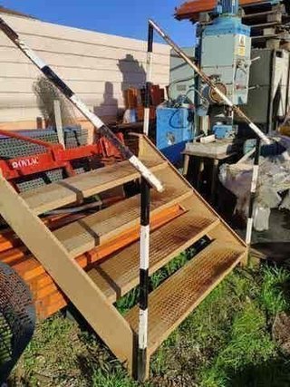 ESCALERA PARA MUELLES ALMACENES