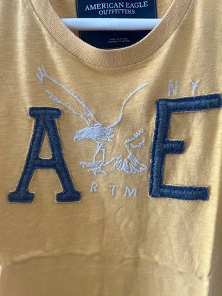 Camiseta American Eagle Outfitters Hombre Amarilla