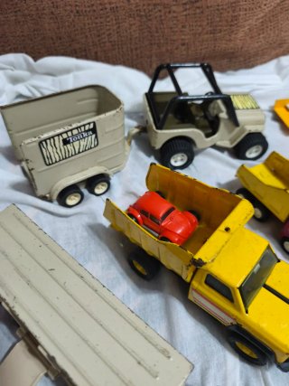 Lote de 8 coches de juguete Tonka y 2 ingleses