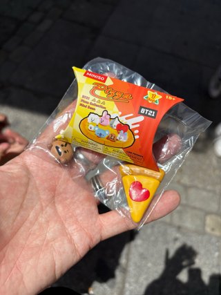 Miniso BT21 Pizza Collection Mini Bean
