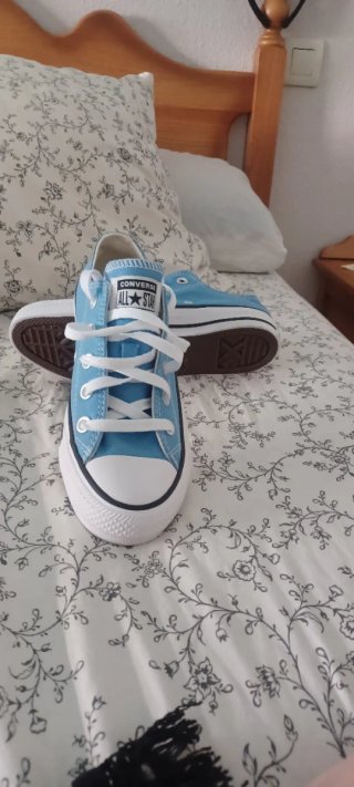 Converse Bajas. Azul. Talla 36. A estrenar.