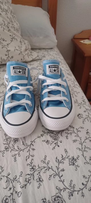 Converse Bajas. Azul. Talla 36. A estrenar.