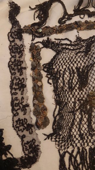 Muy grande lote azabache antiguo.