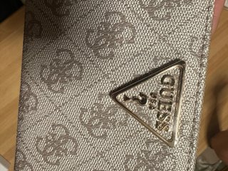 Portafoglio Guess nuovo beige/oro con cartellino