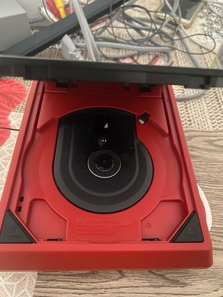 Consola Nintendo Wii Negra y Roja + Cables