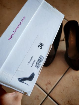 Decolleté viola lucido tacco alto