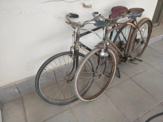 Bicicletas antiguas y repuestos