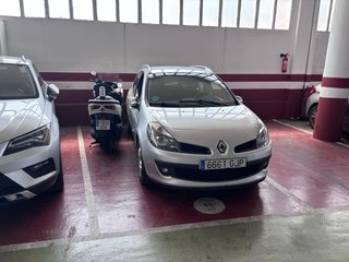 Se alquila plaza de parking/garaje para coche