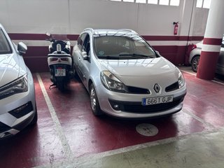 Se alquila plaza de parking/garaje para coche