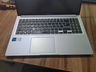 ASUS Vivobook 15 i5-1235U 8GB RAM 512GB SSD