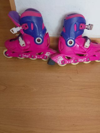 Patines en línea rosas y azules
