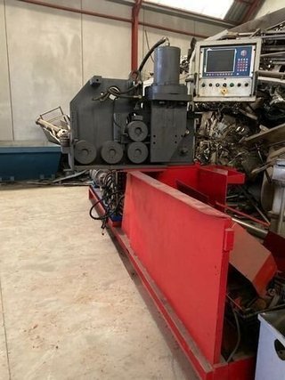 - MAQUINA PARA TRABAJOS FERRALLA