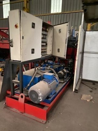 - MAQUINA PARA TRABAJOS FERRALLA