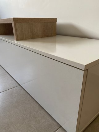 Mueble TV moderno con armario y estante
