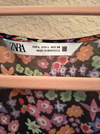 Vestido ZARA floral manga larga