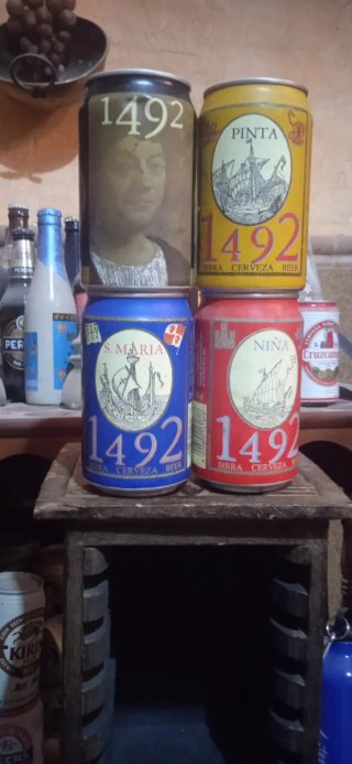 Lata de cerveza 1492 - Colección están vacías .