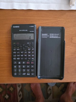 Calculadora Científica Casio FX-82MS