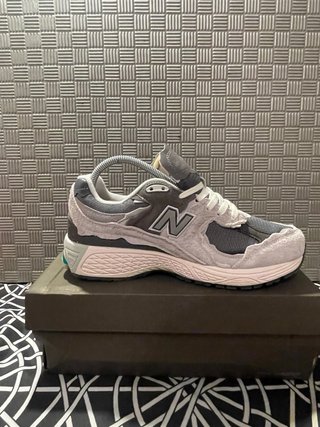 New Balance 2002R Gris/Verde