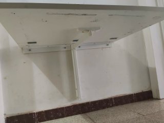 Mesa plegable blanca