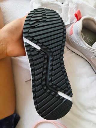 Zapatillas Puma grises y rosas