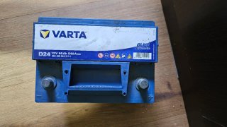 Batería Coche Varta D24 12V 60Ah 540A
