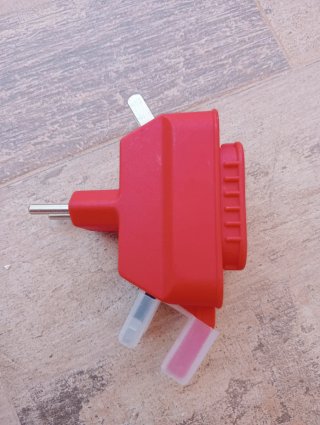 Adaptador de enchufe EU a UK