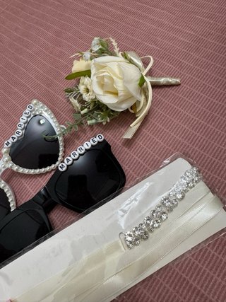 Gafas de sol y accesorios boda
