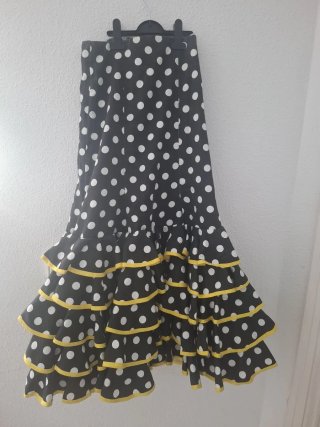 Falda flamenca lunares con volantes y top