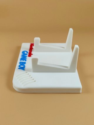 Stand para la Game Boy Clásica Impresa en 3D (PLA)