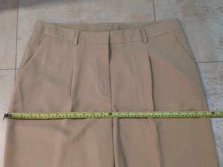 Pantalón fluido pinzas beige NUEVO – Zara